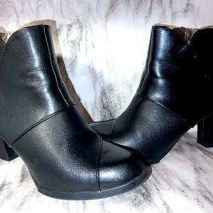 Black Life Stride Booties size 8.5, heel size 3inch